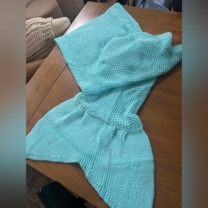 NWOT Aqua Knit Mermaid Tail Blanket